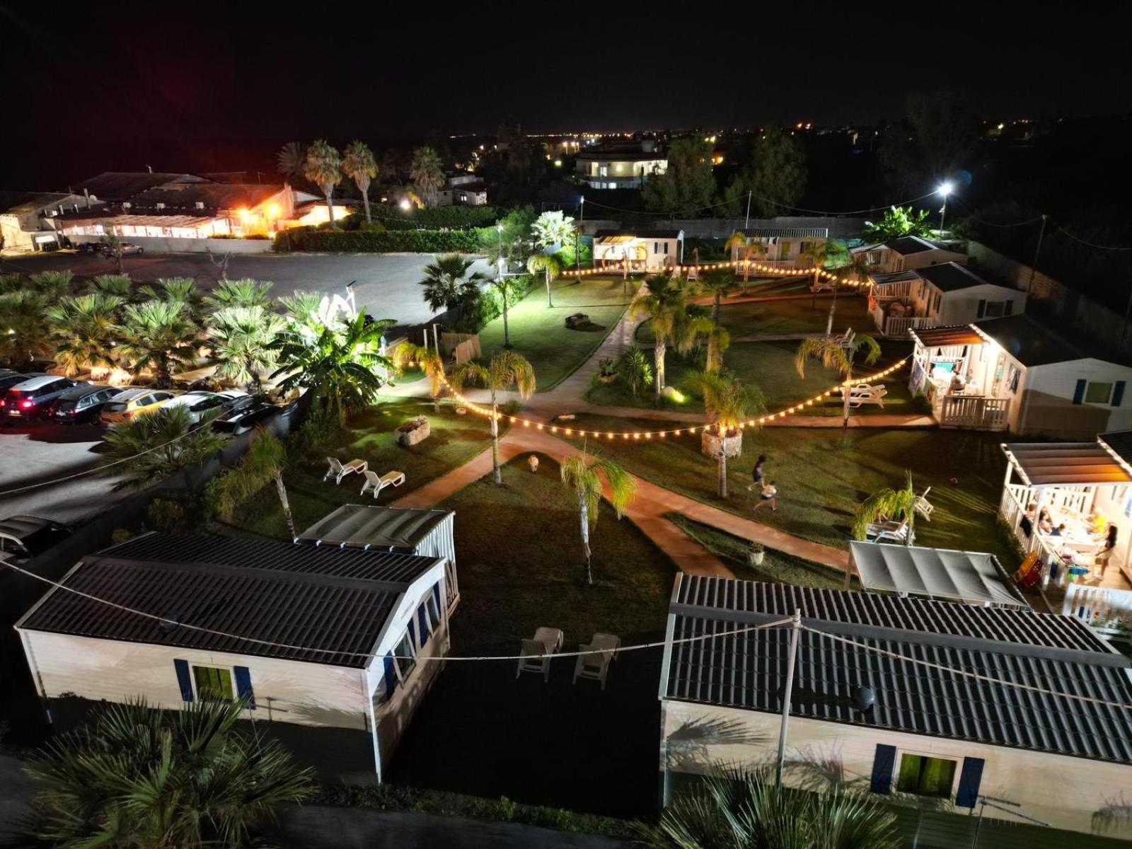 Residence Il Borgo อาโวลา ภายนอก รูปภาพ